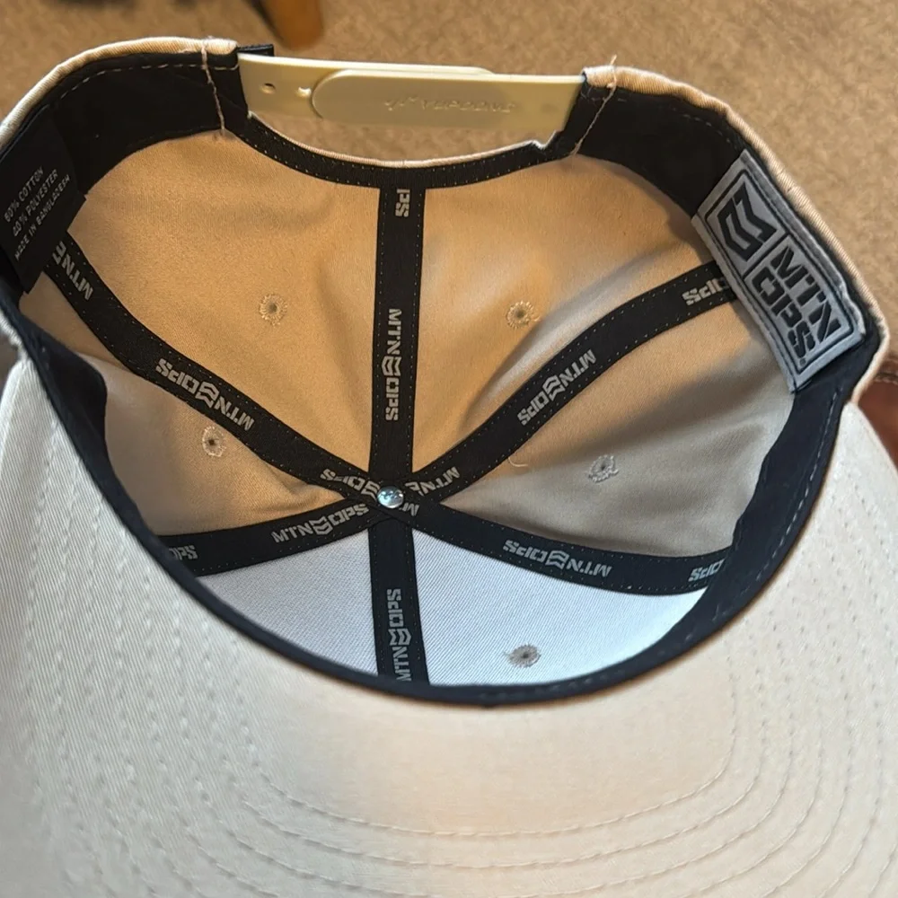 Mtn Ops hat… snap back hat.. hat is in great condition. Worn maybe once